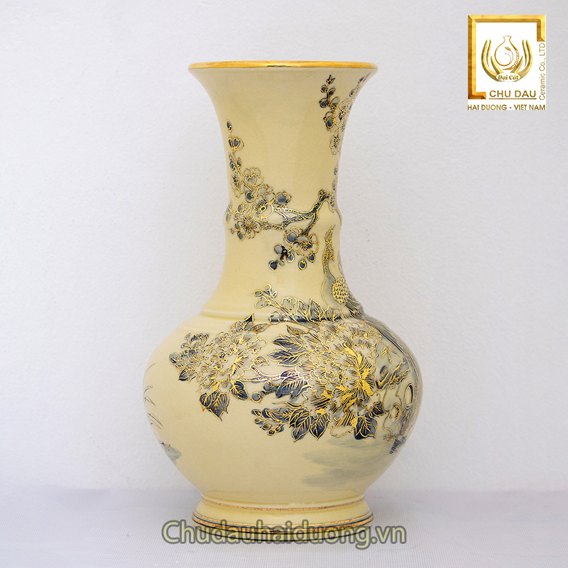 binh-hoa-chim-cong-gom-chu-dau-ve-vang-kim-3