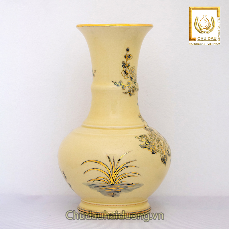 binh-hoa-chim-cong-gom-chu-dau-ve-vang-kim-4