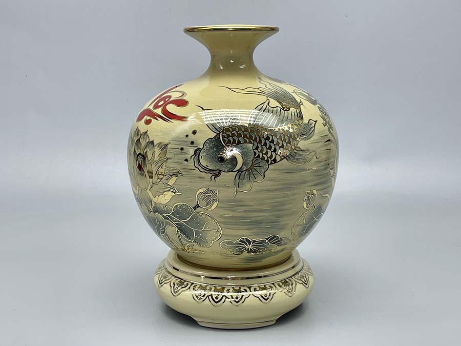 binh-hut-loc-ca-chep-hoa-sen-chu-loc-h22-gom-chu-dau-ve-vang-kim-4