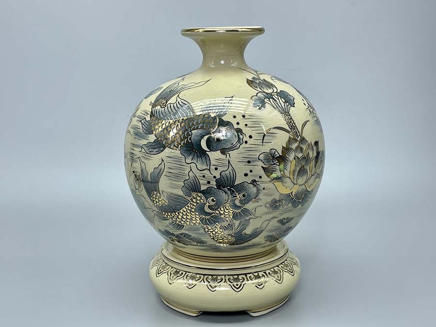 binh-hut-loc-ca-chep-hoa-sen-h30-ve-vang-kim-gom-chu-dau-1