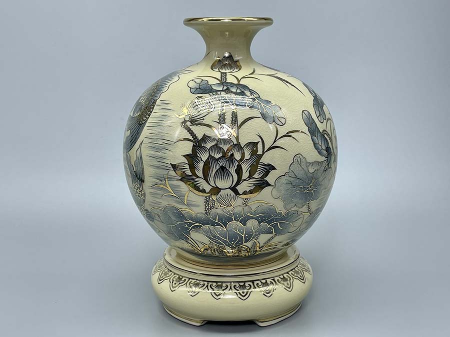 binh-hut-loc-ca-chep-hoa-sen-h30-ve-vang-kim-gom-chu-dau-4