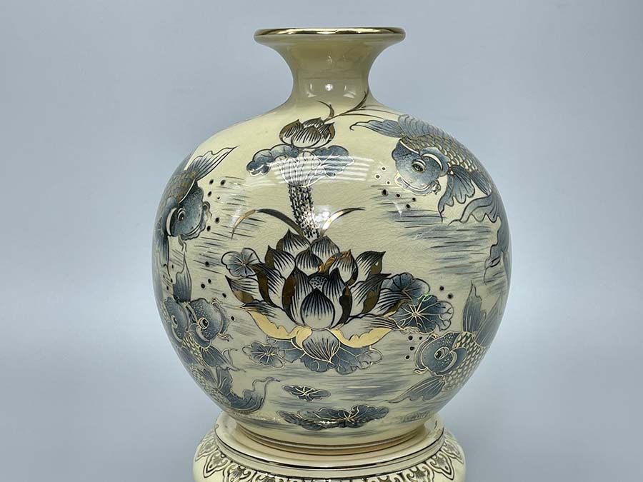 binh-hut-loc-ca-chep-hoa-sen-h30-ve-vang-kim-gom-chu-dau-6