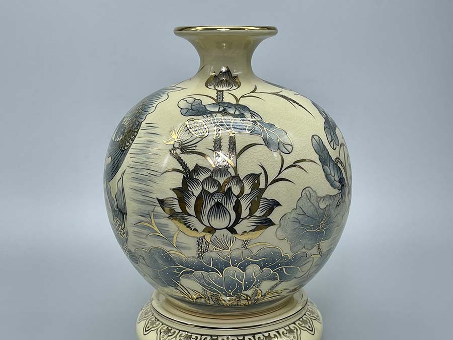 binh-hut-loc-ca-chep-hoa-sen-h30-ve-vang-kim-gom-chu-dau-8