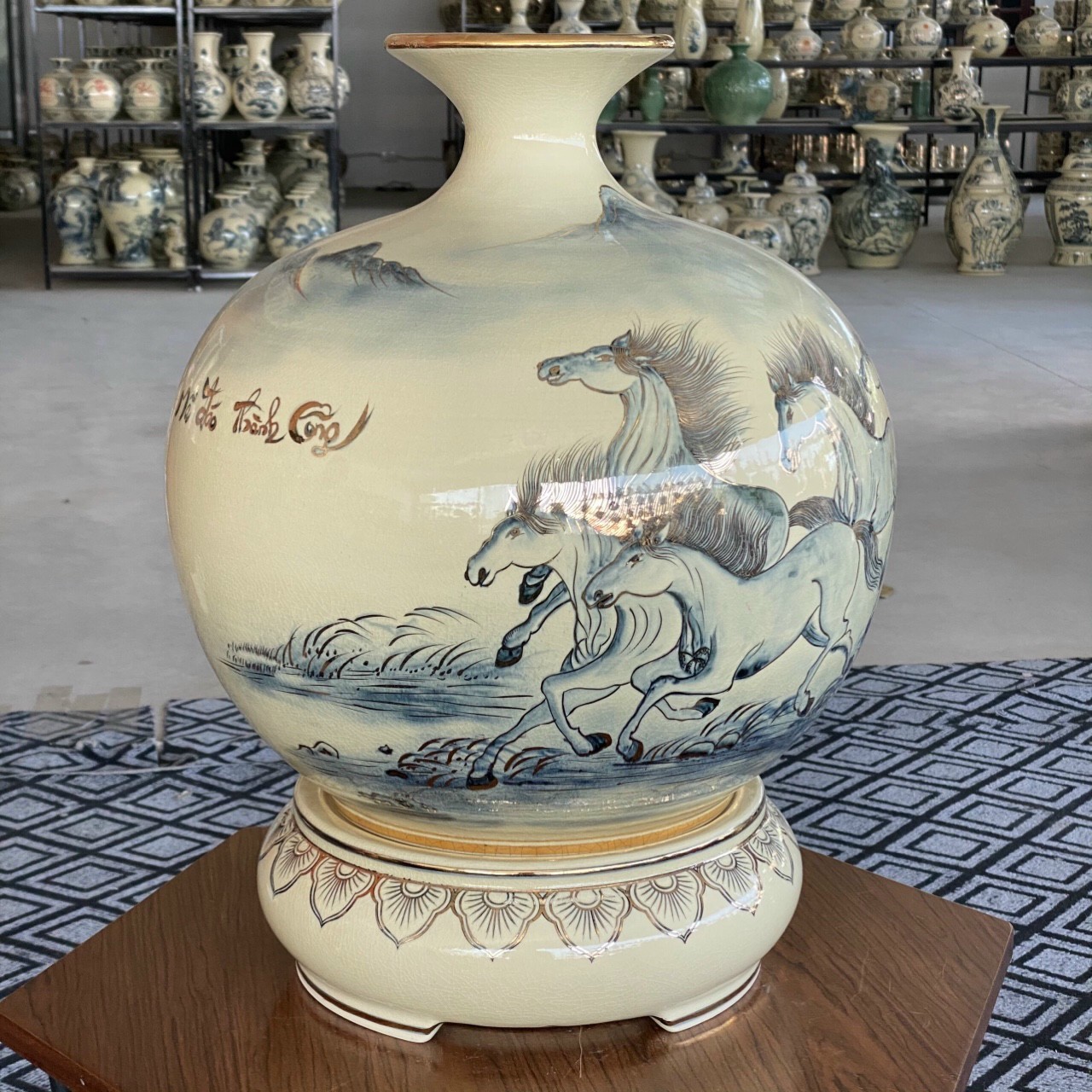 binh-hut-loc-ma-dao-thanh-cong-h40-vang-kim-2