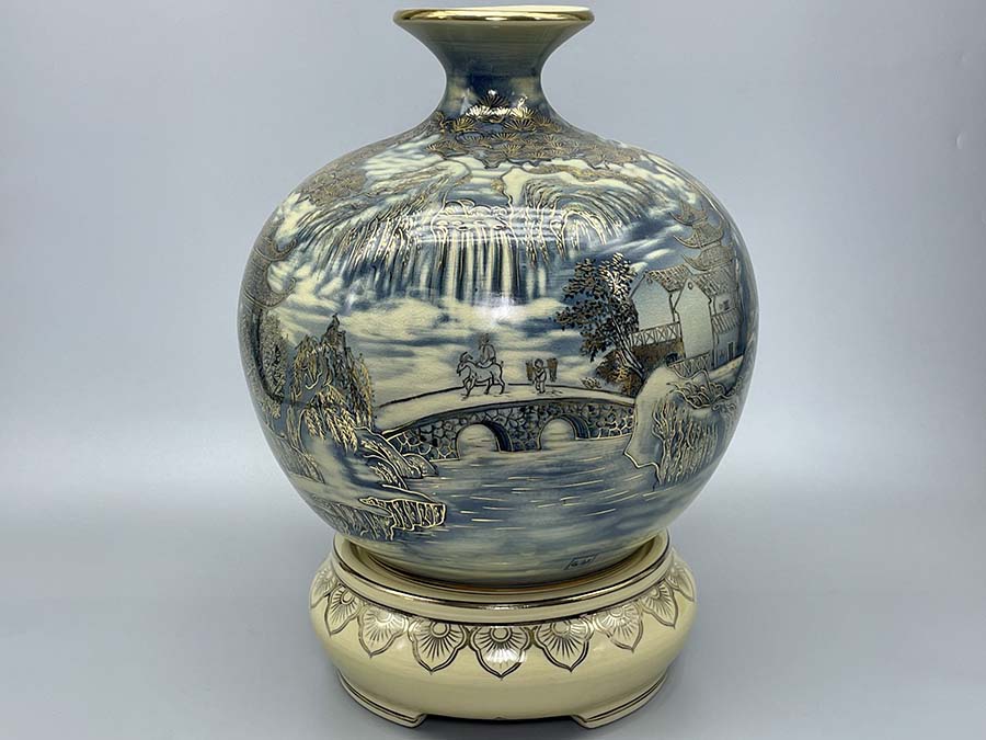 binh-hut-loc-son-thuy-huu-tinh-gom-chu-dau-ve-vang-kim-3