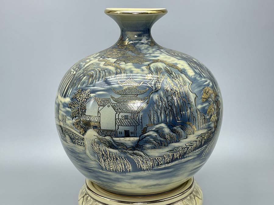 binh-hut-loc-son-thuy-huu-tinh-gom-chu-dau-ve-vang-kim-5