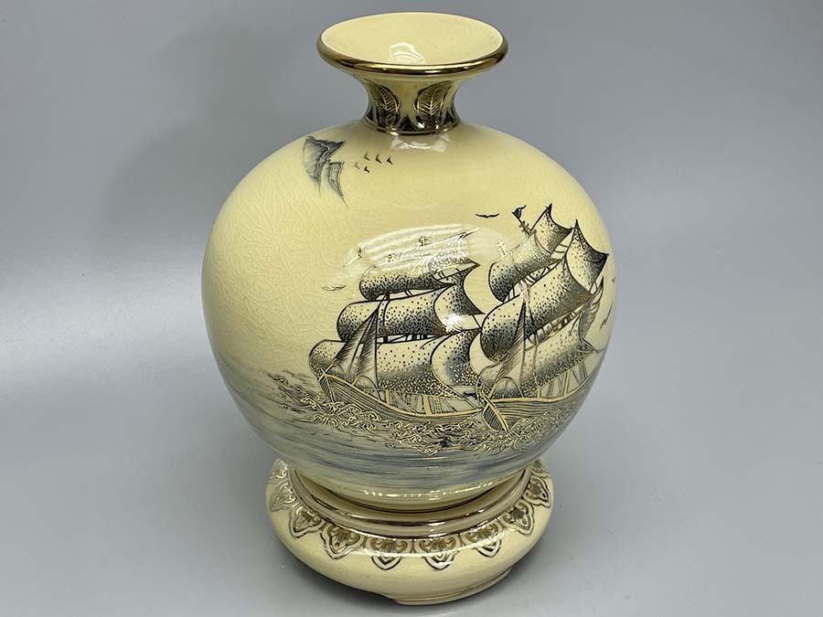 binh-hut-loc-thuan-buom-xuoi-gio-h22-gom-chu-dau-ve-vang-kim-2