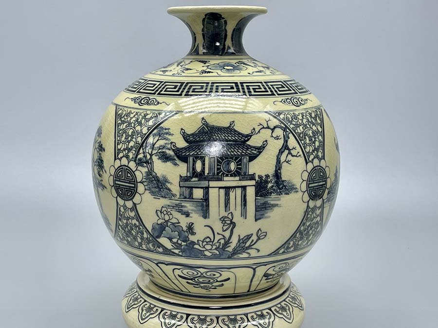 binh-hut-loc-tu-canh-ha-noi-h30-gom-chu-dau-truyen-thong-4