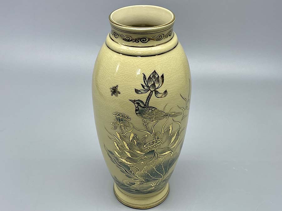 binh-phi-yen-hoa-sen-h35-gom-chu-dau-ve-vang-kim-4
