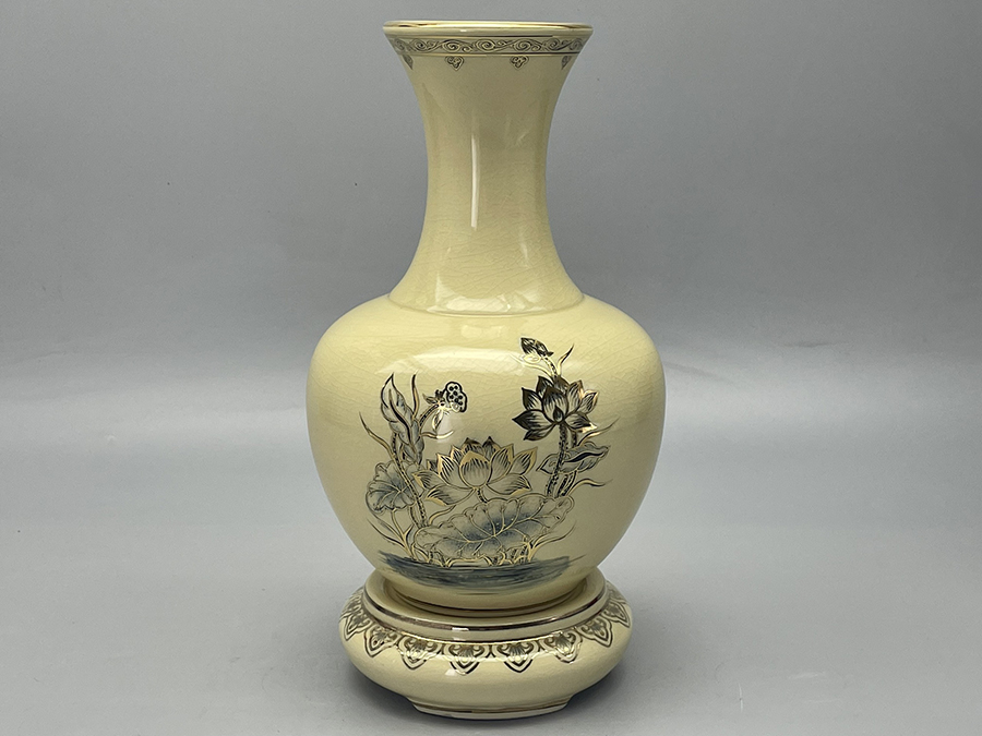 binh-phu-quy-hoa-sen-h30-gom-chu-dau-ve-vang-4