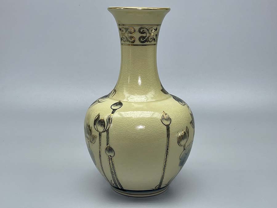 binh-phu-quy-hoa-sen-h30-gom-chu-dau-ve-vang-kim-4