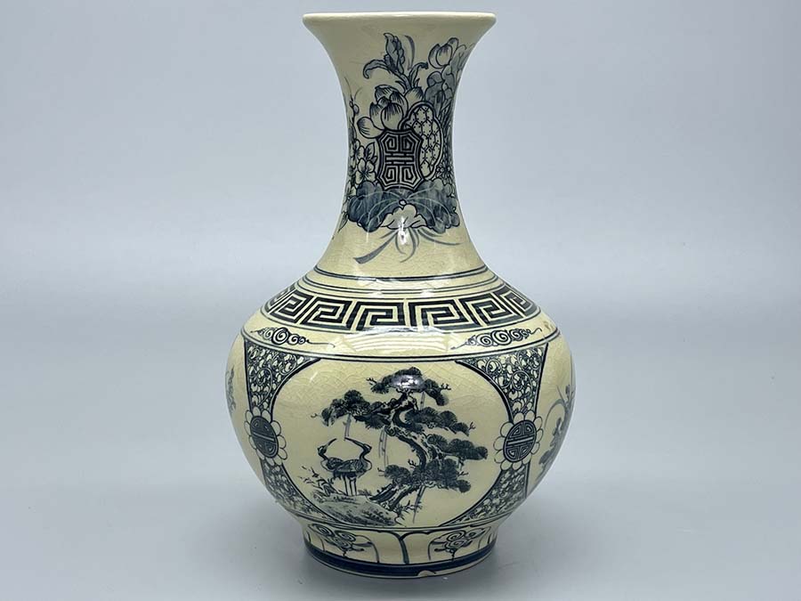 binh-phu-quy-tu-canh-h30-gom-chu-dau-truyen-thong-1