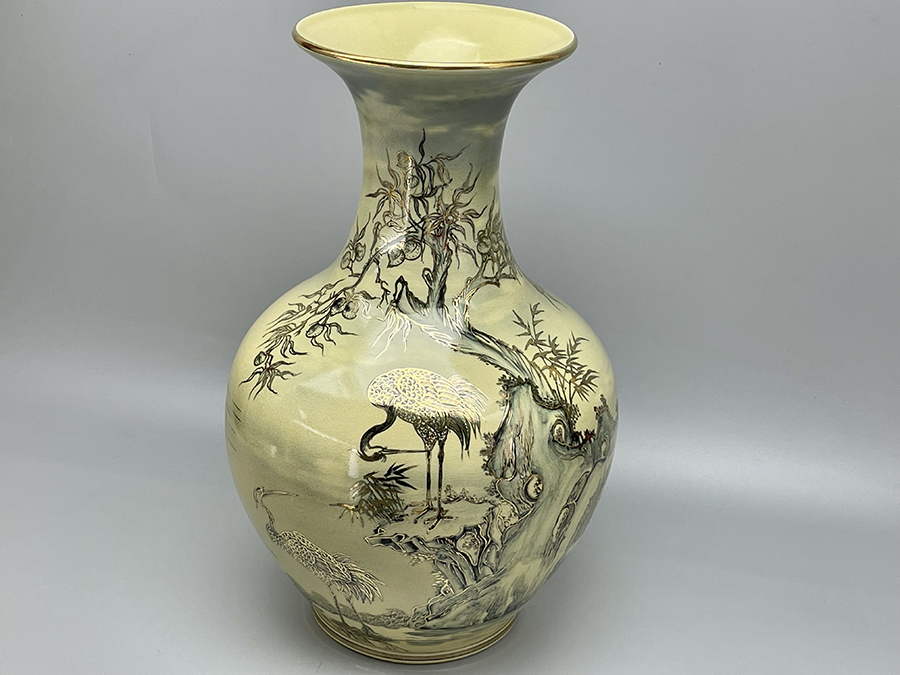 binh-phu-quy-tung-hac-3d-h50-gom-chu-dau-ve-vang-kim-4