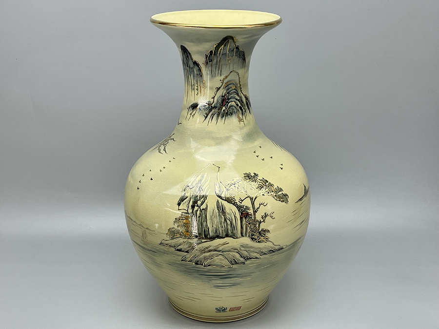 binh-phu-quy-tung-hac-3d-h50-gom-chu-dau-ve-vang-kim-6