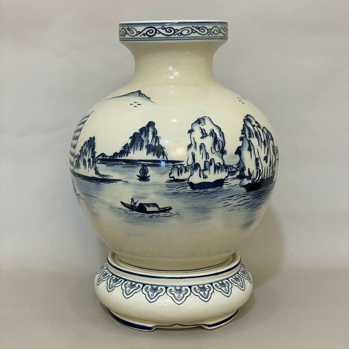 binh-phuong-hoang-vinh-ha-long-gom-chu-dau-4