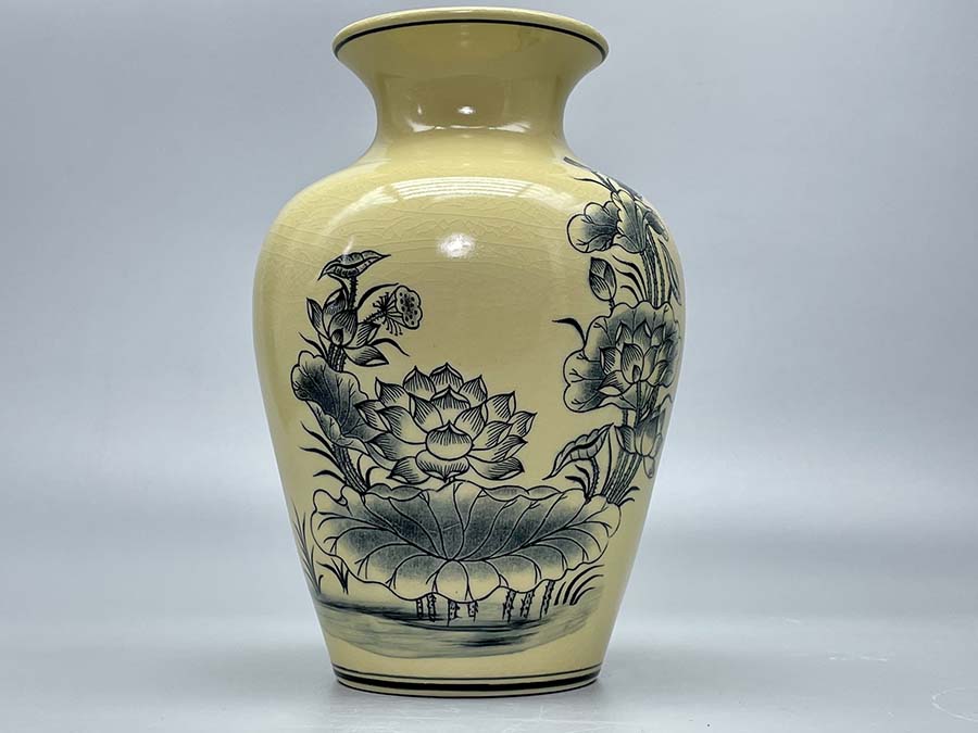 binh-thien-huong-hoa-sen-h28-gom-chu-dau-truyen-thong-3