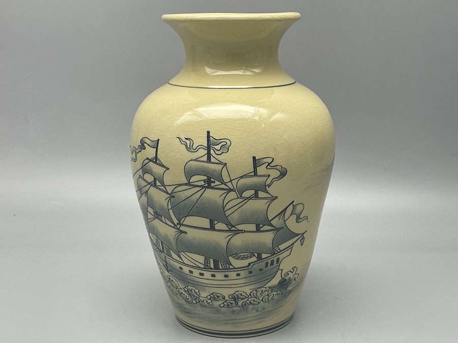 binh-thien-huong-hoa-tiet-thuan-buom-xuoi-gio-h28-gom-chu-dau-truyen-thong-2
