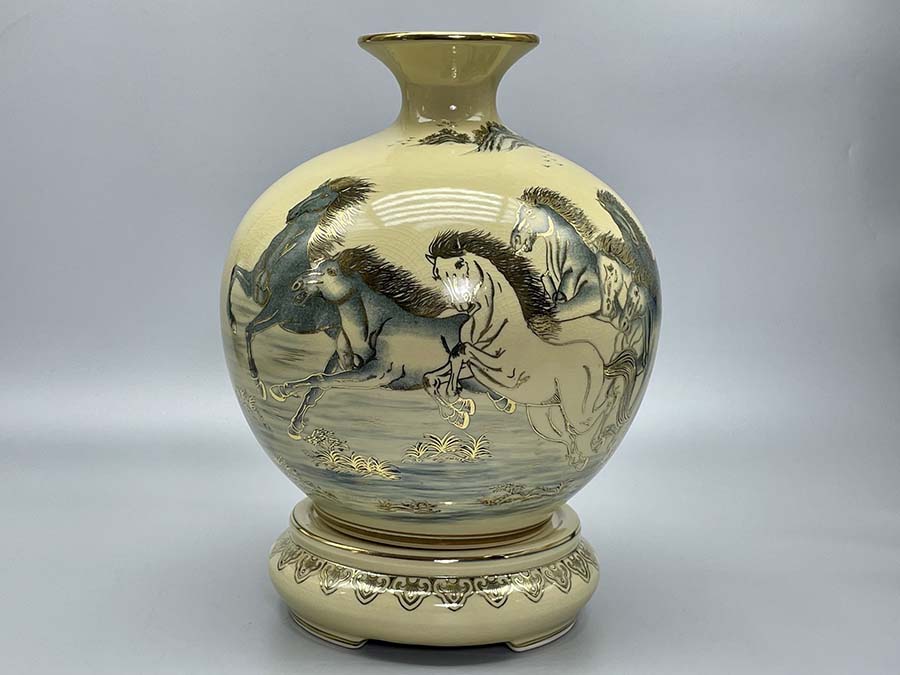 binh-tich-loc-ma-dao-thanh-cong-h35-gom-chu-dau-ve-vang-kim-2