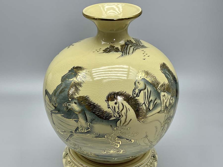 binh-tich-loc-ma-dao-thanh-cong-h35-gom-chu-dau-ve-vang-kim-3