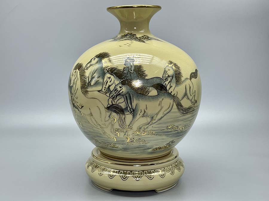 binh-tich-loc-ma-dao-thanh-cong-h35-gom-chu-dau-ve-vang-kim-5