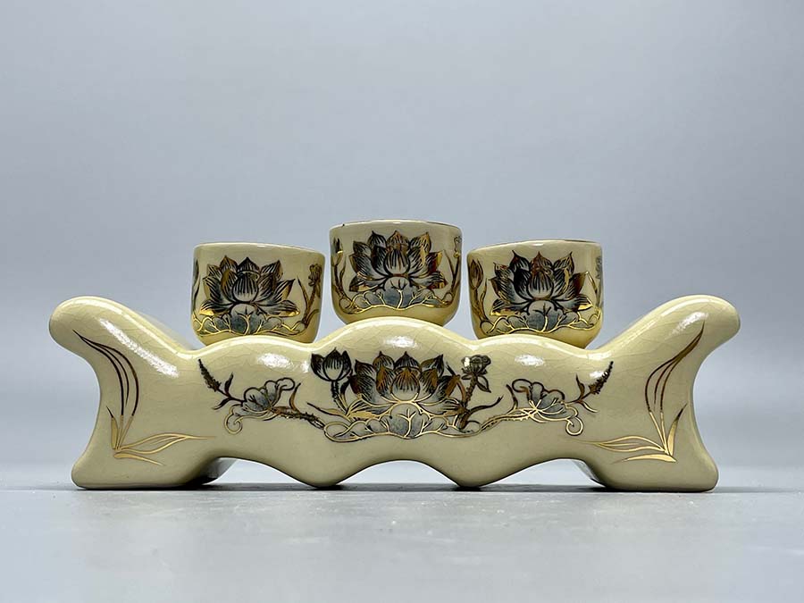 bo-3-chen-tho-hoa-sen-gom-chu-dau-ve-vang-kim-3