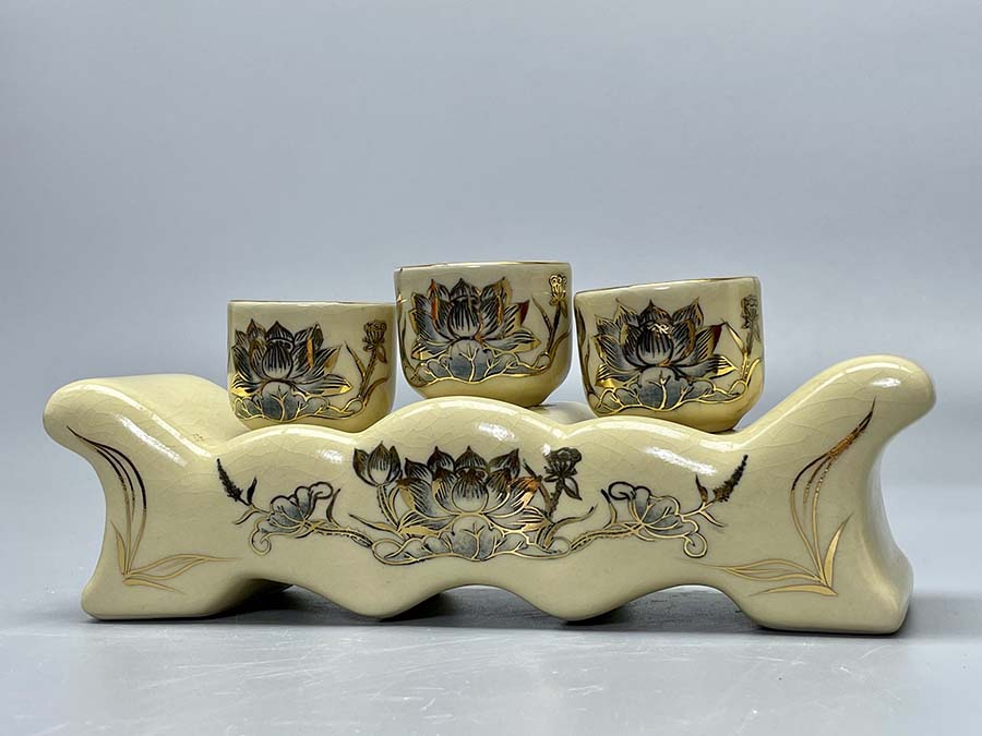 bo-3-chen-tho-hoa-sen-gom-chu-dau-ve-vang-kim-5