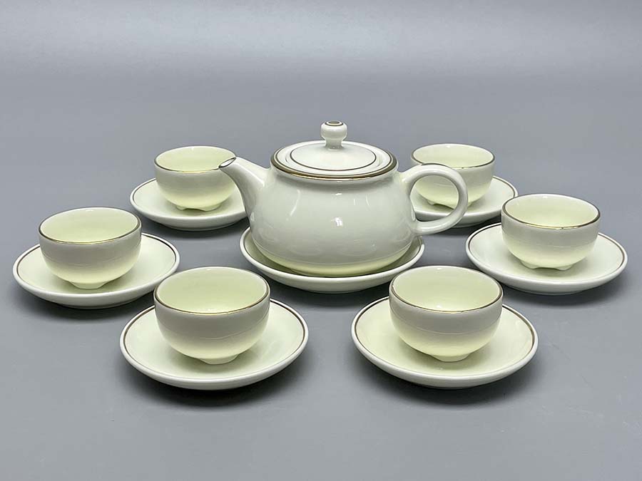 bo-am-chen-su-khong-quai-gom-chu-dau-ve-vang-kim-1