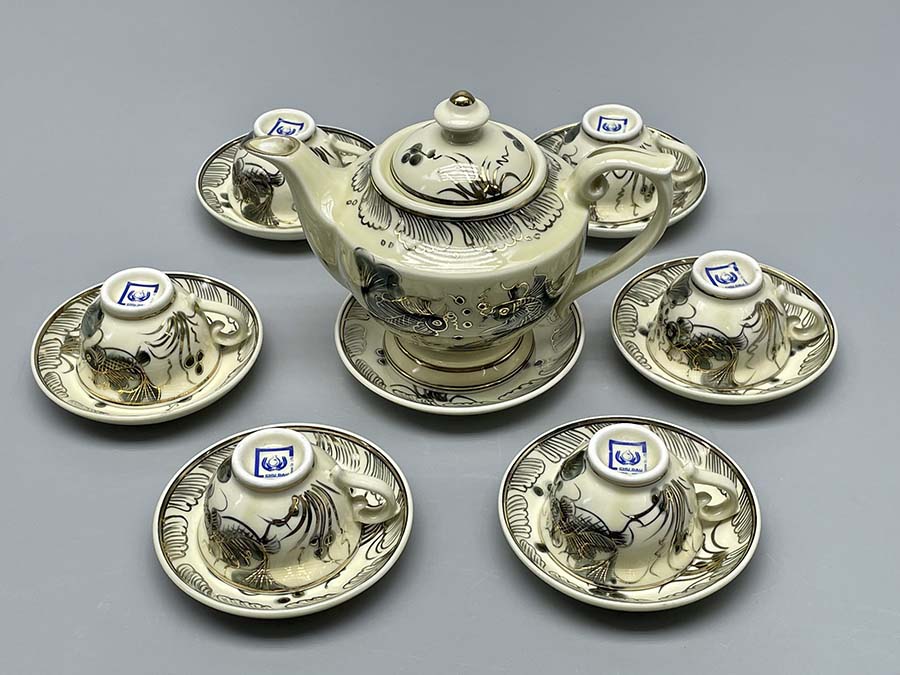 bo-am-chen-than-den-ca-chep-gom-chu-dau-ve-vang-kim-2