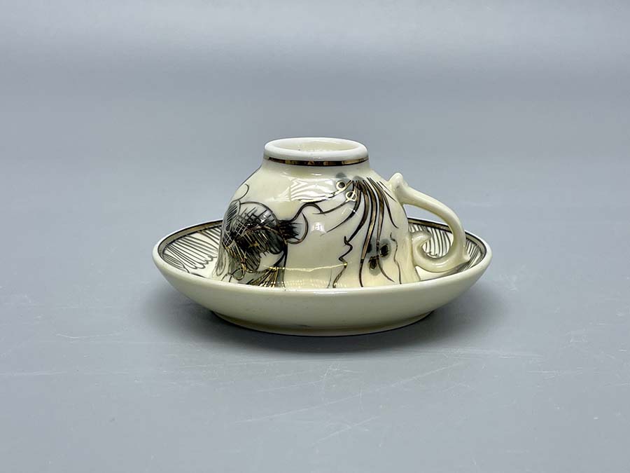 bo-am-chen-than-den-ca-chep-gom-chu-dau-ve-vang-kim-5