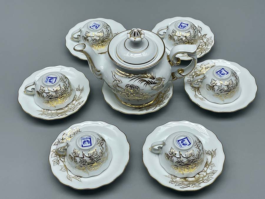 bo-am-tra-chim-cong-hoa-cuc-dap-noi-gom-chu-dau-ve-vang-kim-3