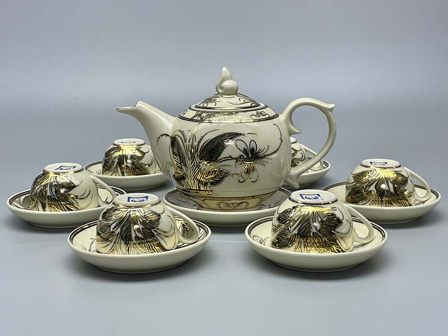 bo-am-tra-chuon-chuon-dang-tron-gom-chu-dau-ve-vang-kim-1