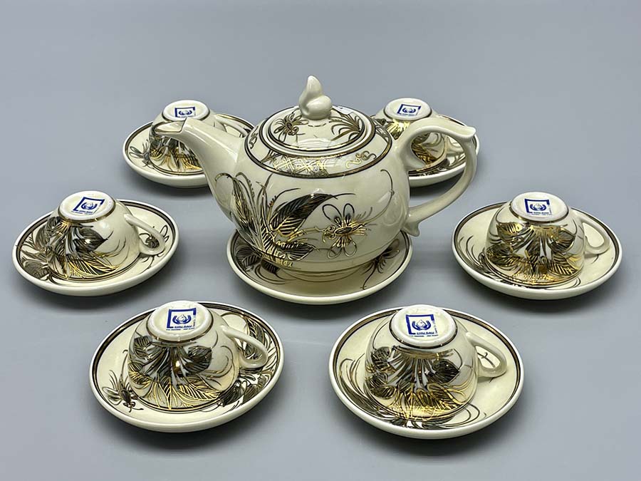 bo-am-tra-chuon-chuon-dang-tron-gom-chu-dau-ve-vang-kim-3