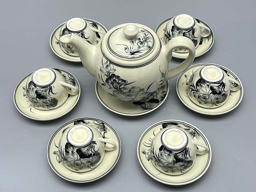 bo-am-tra-hoa-sen-tron-gom-chu-dau-truyen-thong-2