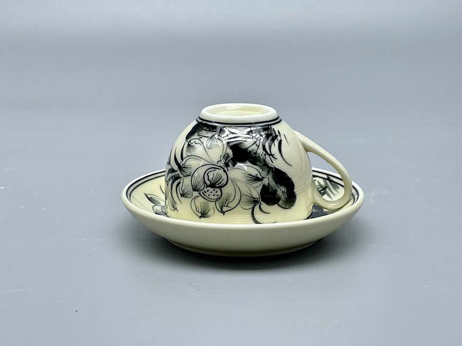 bo-am-tra-hoa-sen-tron-gom-chu-dau-truyen-thong-5