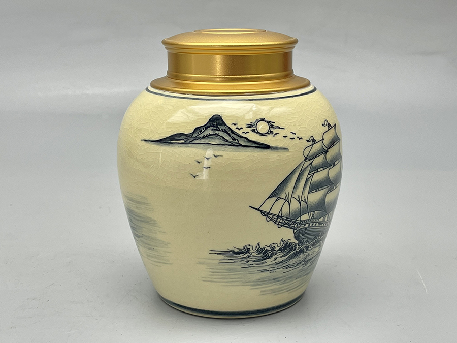 hop-dung-tra-hoa-tiet-thuan-buom-xuoi-gio-h13-gom-chu-dau-truyen-thong-3