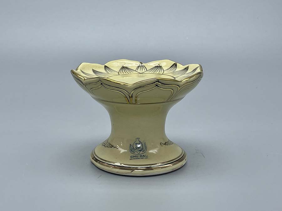 khay-trau-gom-chu-dau-ve-vang-kim-3