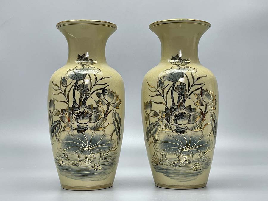 lo-hoa-sen-h35-gom-chu-dau-ve-vang-kim-3