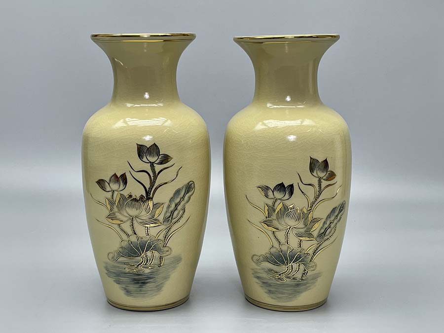 lo-hoa-sen-h35-gom-chu-dau-ve-vang-kim-5