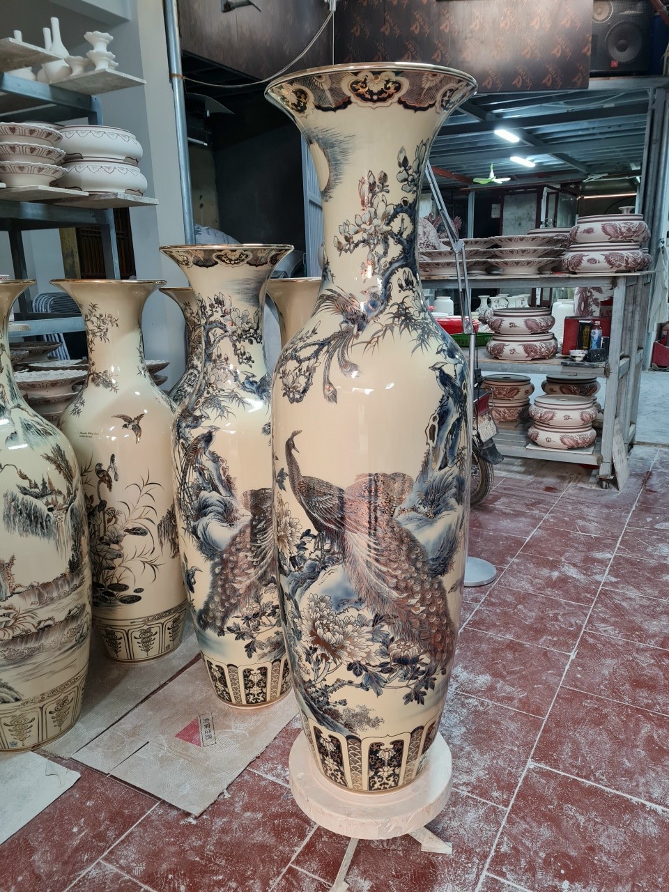 luc-binh-chim-cong-dao-1-55m-gom-chu-dau-ve-vang-kim-2