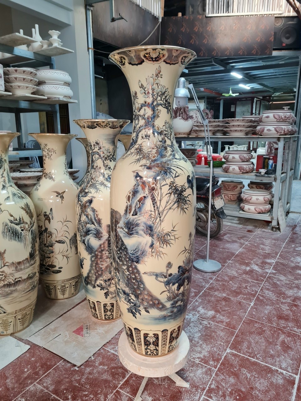 luc-binh-chim-cong-dao-1-55m-gom-chu-dau-ve-vang-kim-3