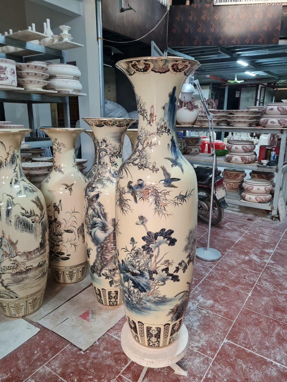 luc-binh-chim-cong-dao-1-55m-gom-chu-dau-ve-vang-kim-5