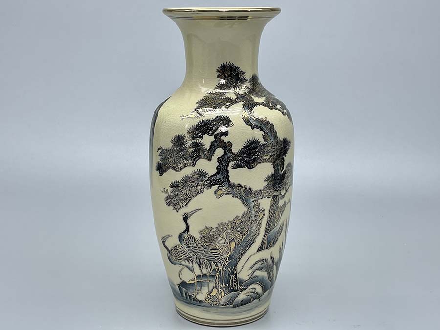 luc-binh-h35-tung-hac-gom-chu-dau-ve-vang-kim-1