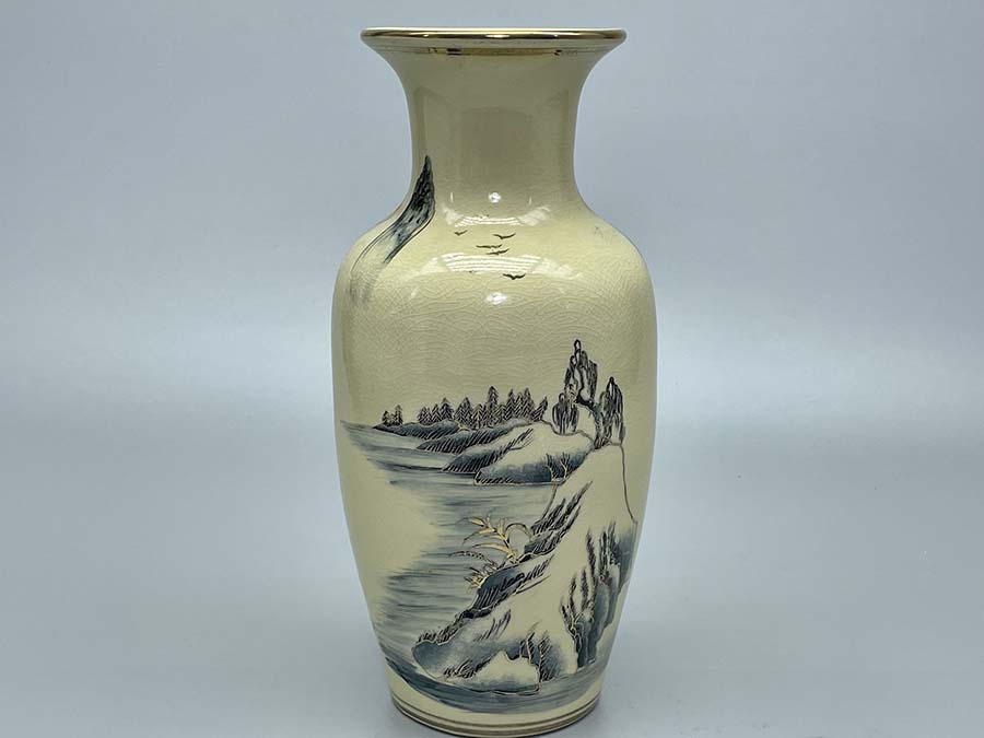 luc-binh-h35-tung-hac-gom-chu-dau-ve-vang-kim-4