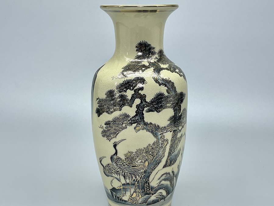 luc-binh-h35-tung-hac-gom-chu-dau-ve-vang-kim-5