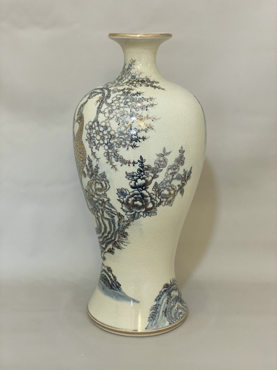 mai-binh-chim-cong-ve-vang-kim-h45-gom-chu-dau-4
