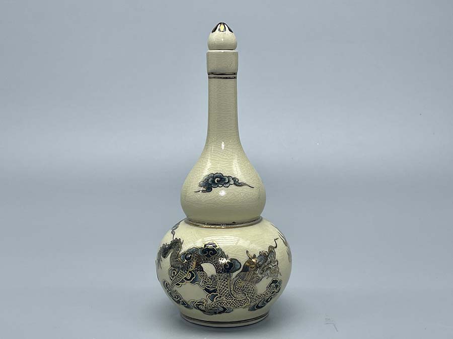 nam-ruou-gom-chu-dau-ve-vang-kim-3