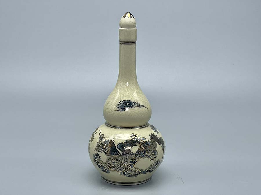 nam-ruou-gom-chu-dau-ve-vang-kim-5