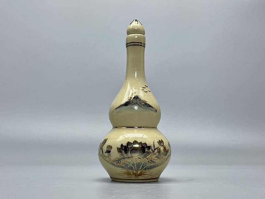 nam-ruou-hoa-sen-gom-chu-dau-ve-vang-kim-2