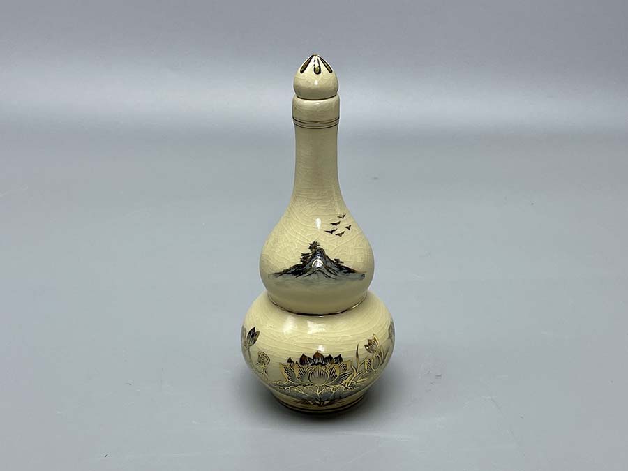 nam-ruou-hoa-sen-gom-chu-dau-ve-vang-kim-3