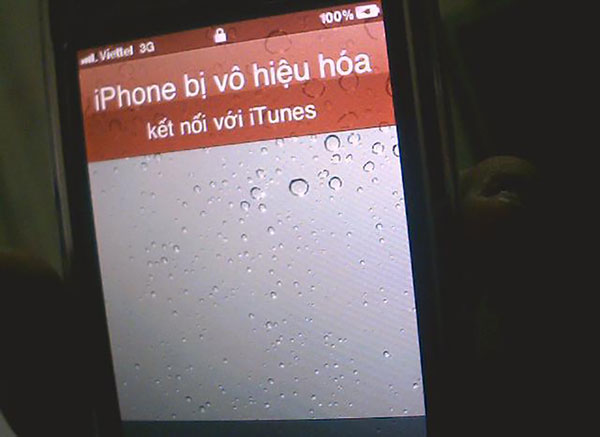 iPhone bị vô hiệu hóa kết nối iTunes.